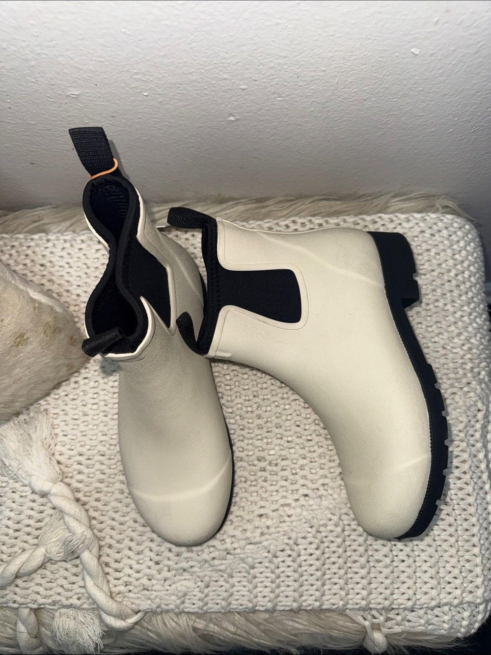 Quince Cream Chelsea Rain Booties with Black Elastic Panels